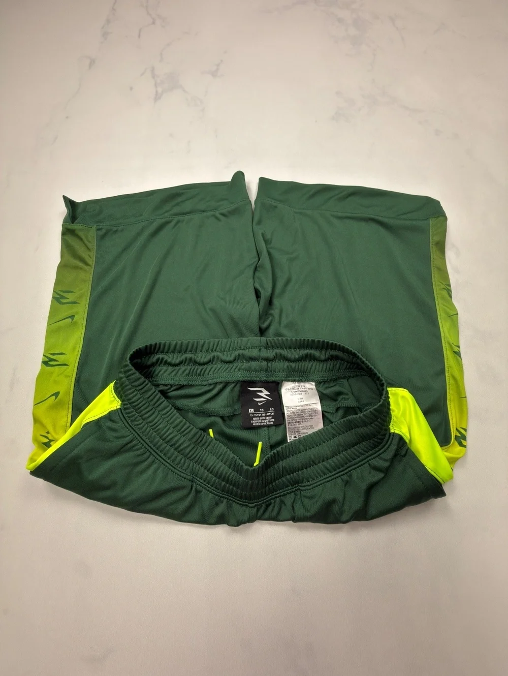 Nike Athletic Shorts Green 2010s Sporty Casual - Boys XL